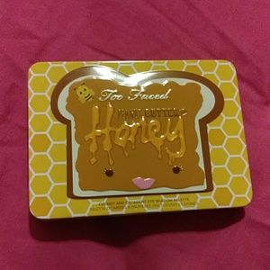 Too Faced Peanut butter and Honey pallete